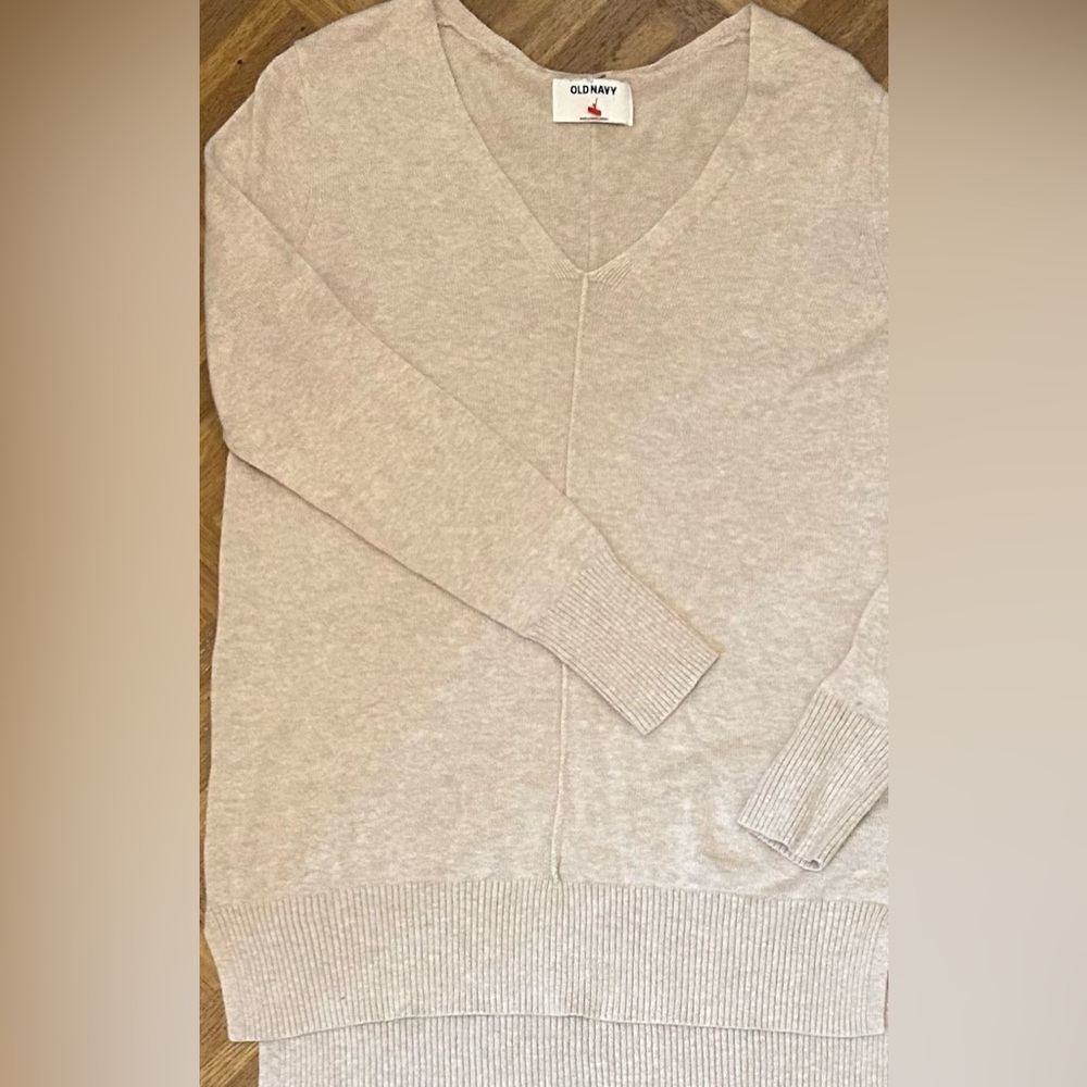 🔥2/$20🔥EUC V-neck sweater. Sz small